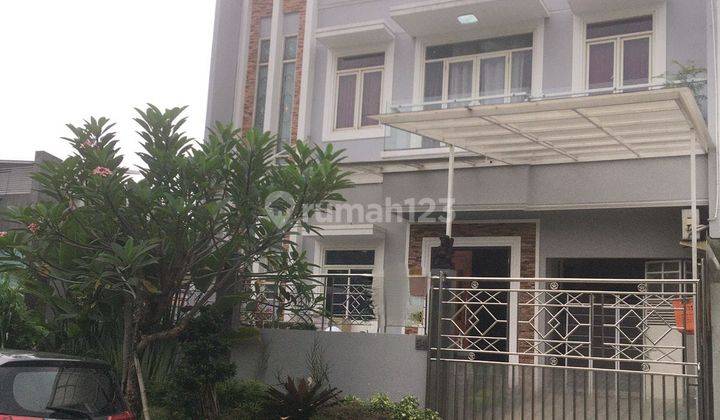 Dijual Rumah 2 Lantai di Gading Serpong Lokasi Strategis Semi Furnished, Rat 1