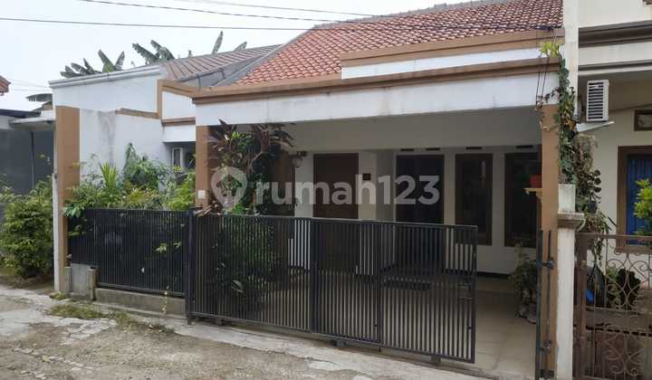 Comfortable 2-Story House in South Petukangan – Land Area 108.5 m², 3+1 Bedrooms Comfortable 2-Story House in South Petukangan – Land Area 108.5 m², 3+1 Bedrooms