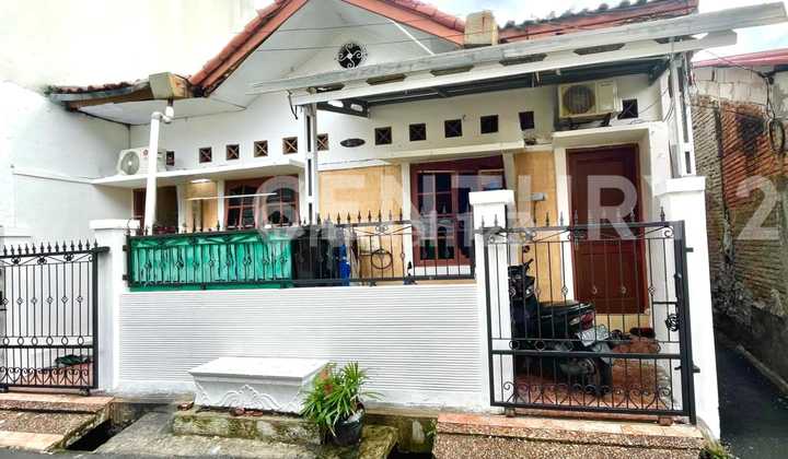 Strategic House in the Heart of Jakarta! Just 5 Minutes to Grand Indonesia & Sarinah