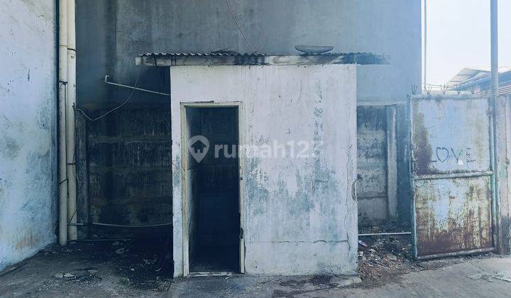 Gudang Butuh Renovasi di Kamal Muara Area Perdagangan  2