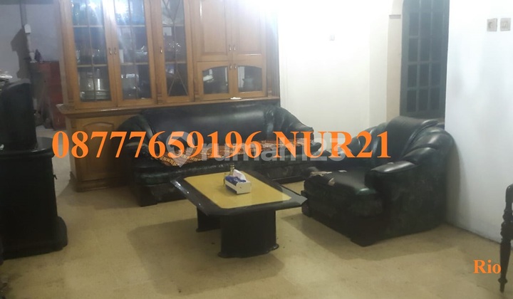 Business-Friendly House in Mampang Prapatan, South Jakarta, Bustling Location