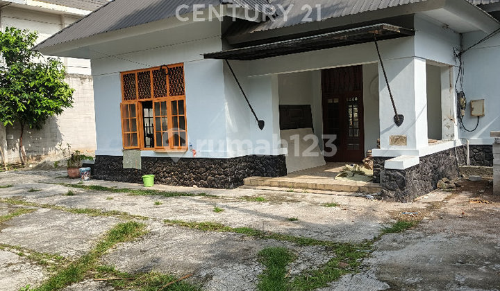 Disewakan Rumah Vintage  Lokasi Strategis Jakarta Pusat 1