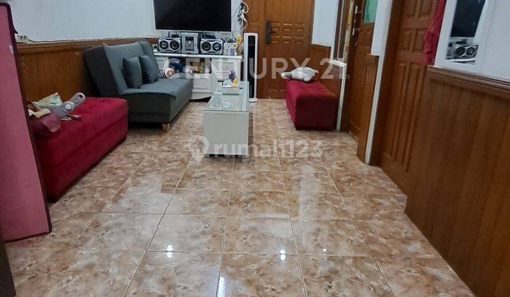 Dijual Cepat Rumah 2 1/2 Lantai Di Kav. DKI Pondok Kelapa 2