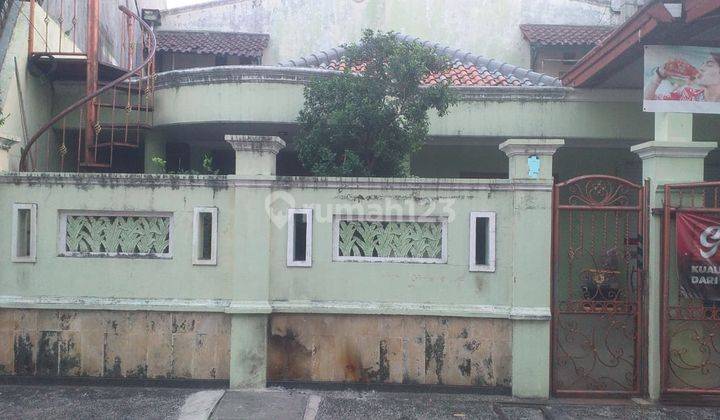 Rumah Tua Hitung Tanah di Cempaka Putih Area Perumahan 1