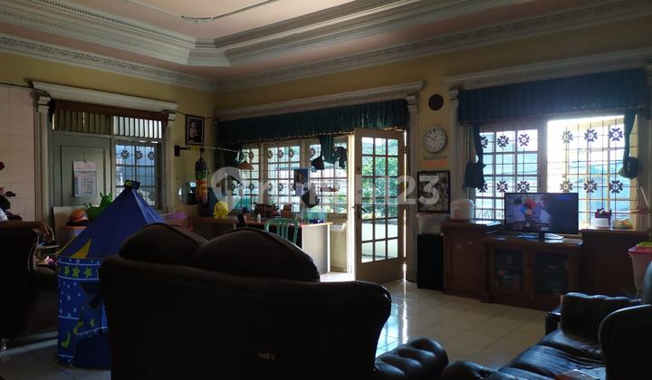 For Sale Old House Land Measurement Included in Rawamangun Area Complex 2