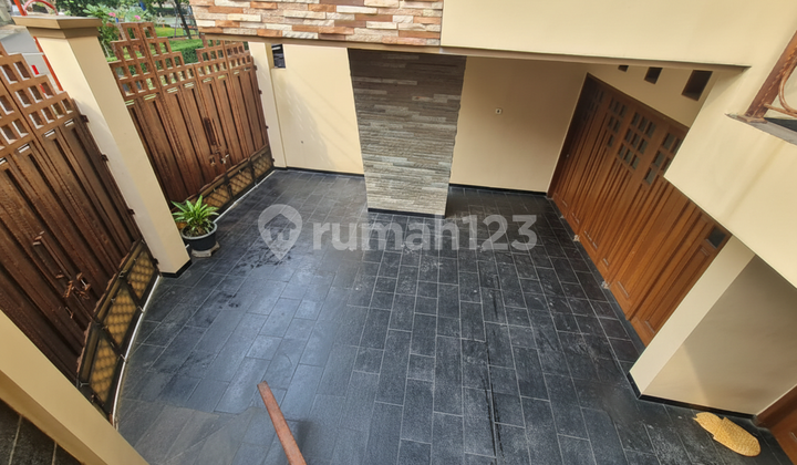 Rumah 3 Lantai di Kavling Dki Jakarta Timur: 6 KT, Strategis & Siap Huni! 2