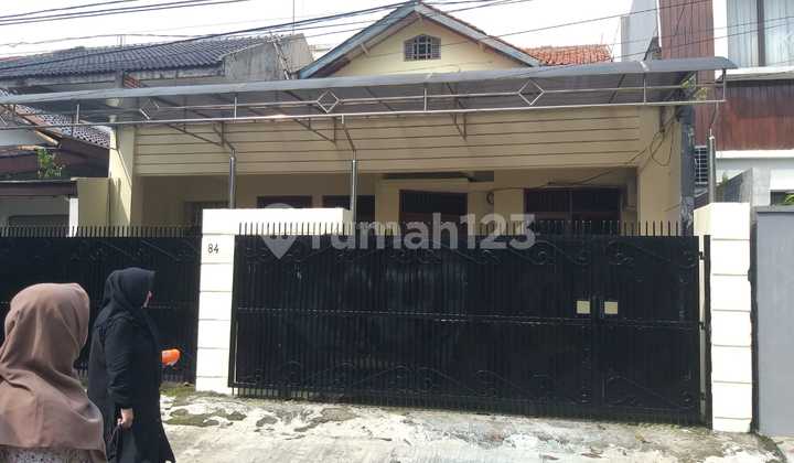 House in Klender Strategic Location and One Gate System