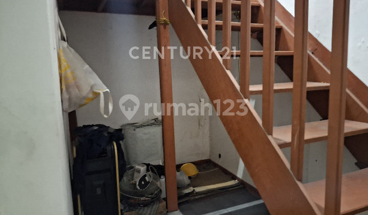 HOUSE IN JOHAR BARU COMPLEX FLOOD-FREE 2