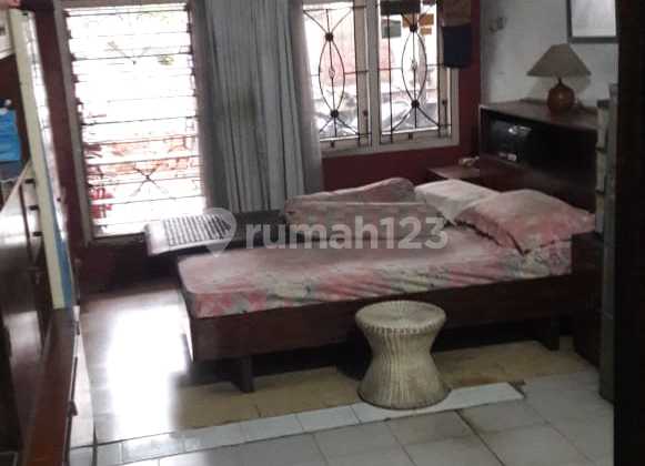 Rumah turun harga Butuh Renovasi Di Kayu Putih dekat rawamangun