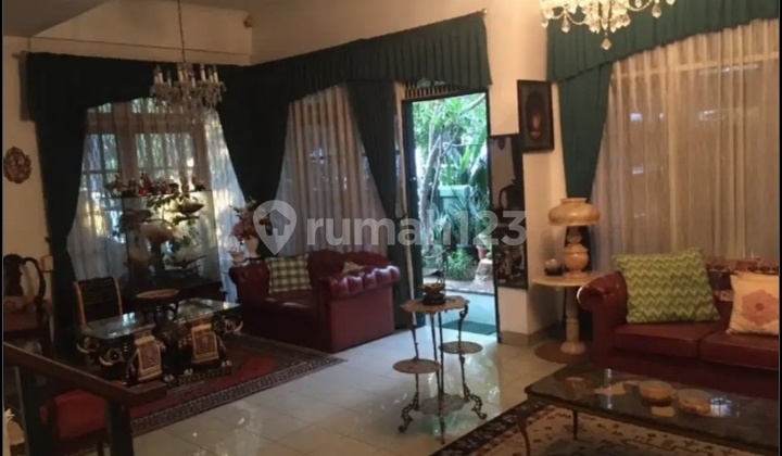 Rumah hoek minim renovasi di pulomas lokasi aman Rumah hoek minim renovasi di pulomas lokasi aman
