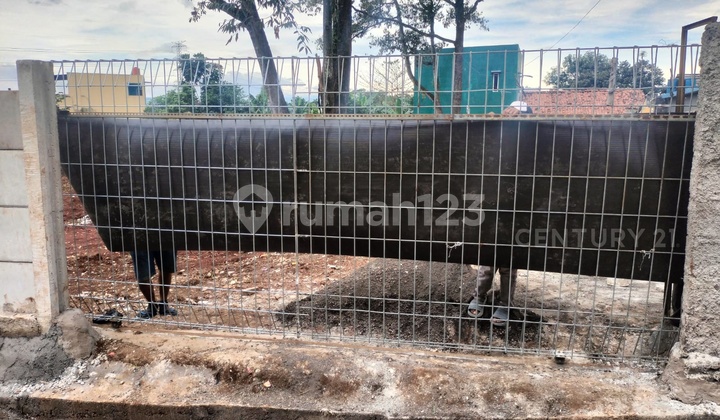 Land in the Cikeas area, Gunung Putri, West Java Land in the Cikeas area, Gunung Putri, West Java