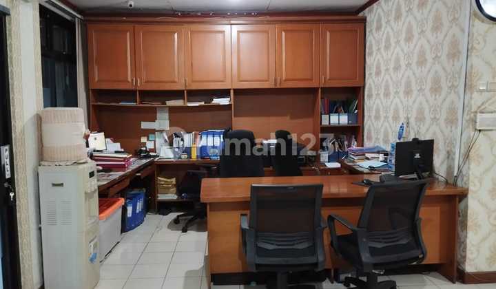 Rumah ex kantor di cempaka putih lokasi cocok untuk kost 2