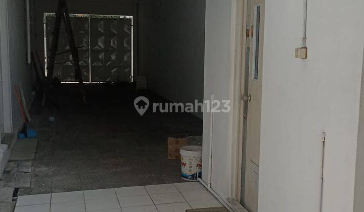 Dijual Rumah Luas di Jl Nias Surabaya Pusat, SHM 2