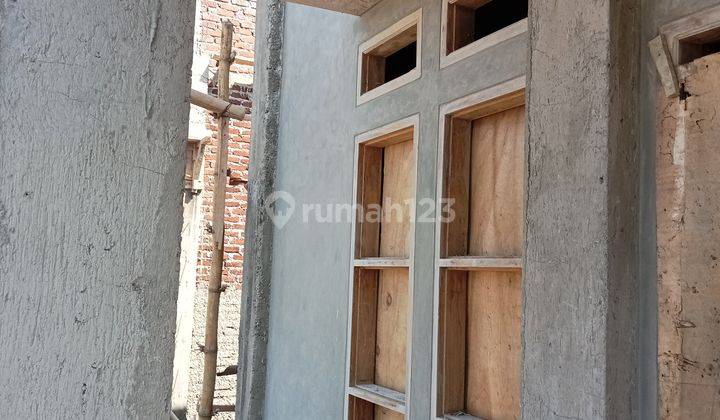 Rumah Mewah Murah Bonus Kolam Ikan Dekat Jalan Raya Di Bandung 6