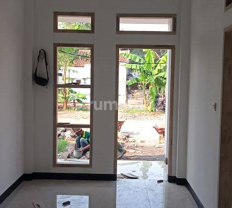Rumah Nyaman Semi Villa Murah Setrategis Di Bandung di Bismillah dipasarkan. Rumah nyaman Semi Villa bonus Kolam Ikan Dan  taman
Luas tanah 112
Luas bangunan. 45
2 kamar tidur
1 kamar mandi
Ruang tamu
Dapur
Air Sumur bor
Listrik 900
Surat Aib
Dekat pendud 5