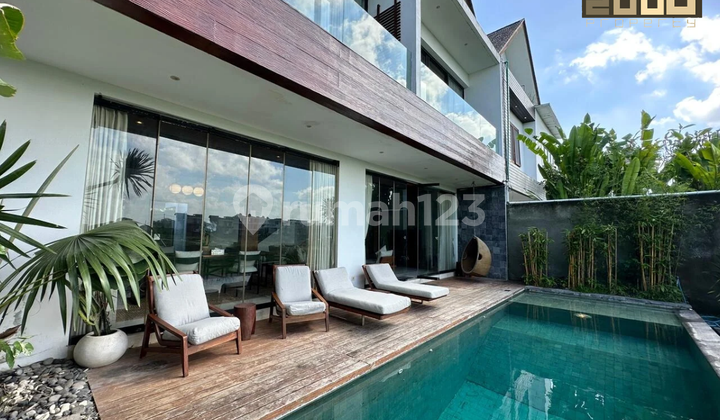 Villa For Sale With Rice Field View in The Cemagi Beach Area Villa For Sale With Rice Field View in The Cemagi Beach Area