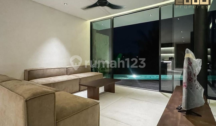 Live the Bali Dream Modern Villa with Ricefield View in Nyanyi