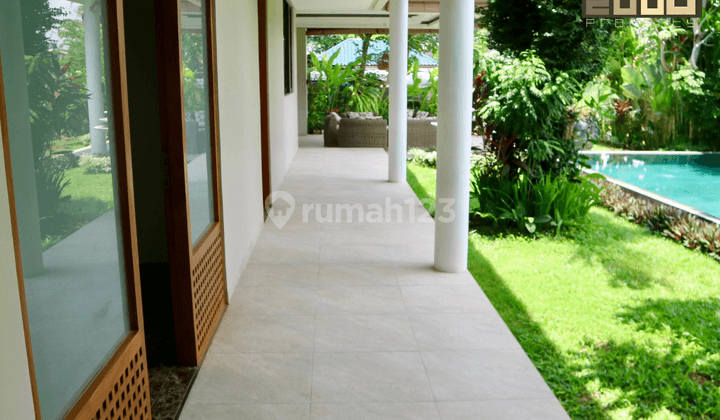 Villa 5 Kamar Dengan Kolam Renang Pribadi 2