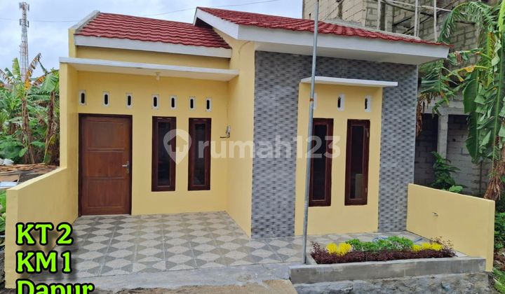 Ready-to-Occupy House in Ketileng, Semarang 1