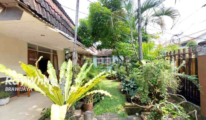 HOUSE ON JL RADIO, KEBAYORAN BARU, HABITABLE, 1.5 KM to MRT Blok M 2