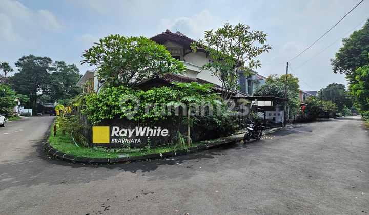 House in Vila Delima Complex, Lebak Bulus, South Jakarta, Hooked, Garden View