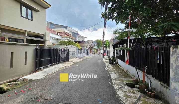 House on Ketapang Street, Jati Padang, South Jakarta, 10 minutes to Pasar Minggu train station. 2
