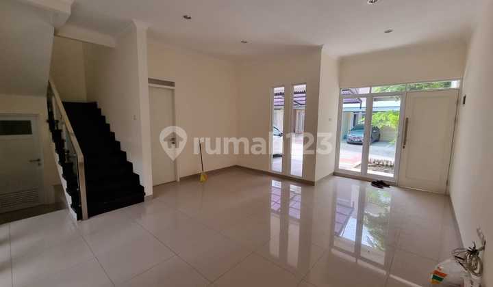 Nice Semi-Furnished Rental House in Geger Kalong, Bandung Nice Semi-Furnished Rental House in Geger Kalong, Bandung