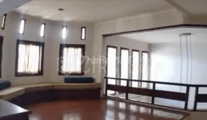 Rumah 2 Lantai Bagus Furnished di Cipaku Setiabudi , Bandung 1