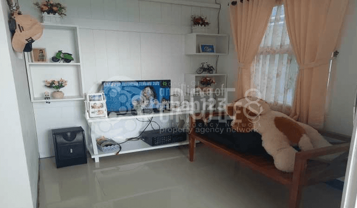 Hunian Full Furnished Dengan Balkon Pribadi, Good View Kolam Renang 2