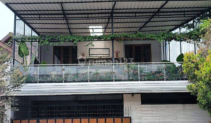 Dijual Rumah Mewah Full Furnished di Kembar Timur, Bandung 1