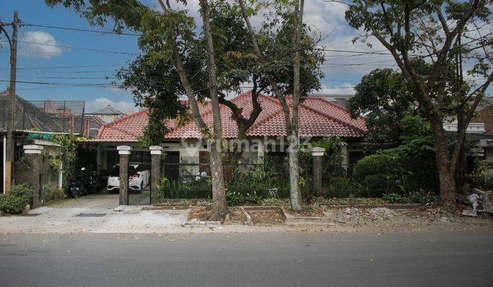 Dijual Rumah Besar, Nyaman, Sejuk, Siap Huni Di Jln. Kha. Dahlan Jln. Banteng Bandung 2