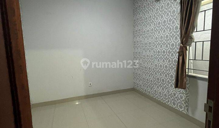 Rumah Disewakan di Holis Regency Semi Furnished Sangat Jarang Ada 2