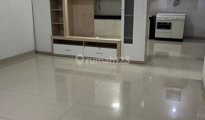 Rumah Disewakan di Holis Regency Semi Furnished Sangat Jarang Ada 1