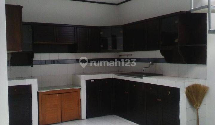 Disewa Rumah Terawat Siap Huni Lokasi di Kembar Mas 2