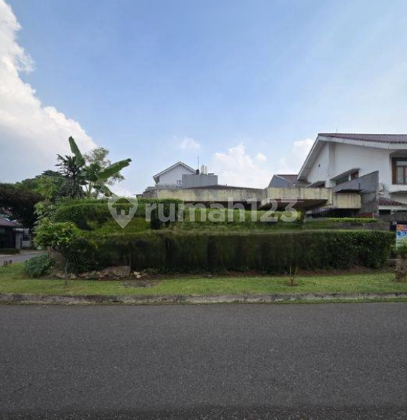 Corner House with Land Calculation in Pondok Indah Area, Bukit Hijau 2