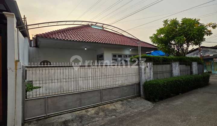 Rumah Lokasi Strategis Terawat Siap Huni di Pangkalan Jati Jarang Ada Rumah Lokasi Strategis Terawat Siap Huni di Pangkalan Jati Jarang Ada