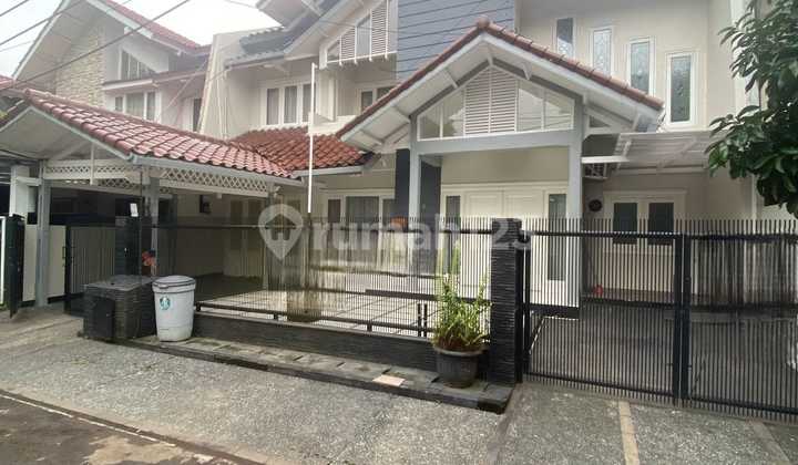 Rumah Terawat di Komplek Besar Lingkungan Tenang di Lebak Bulus Rumah Terawat di Komplek Besar Lingkungan Tenang di Lebak Bulus