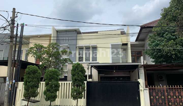 Rumah di Tanah Kusir Lokasi Sangat Strategis Akses 2 Mobil Jarang Ada Rumah di Tanah Kusir Lokasi Sangat Strategis Akses 2 Mobil Jarang Ada