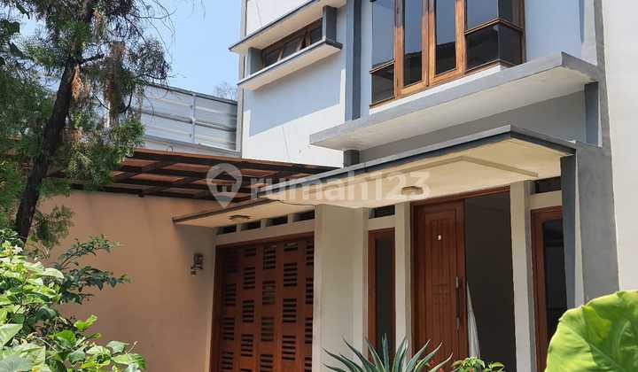 Rumah Terawat Siap Huni Dalam Cluster di Lebak Bulus Mendekati Harga di bawah Pasar