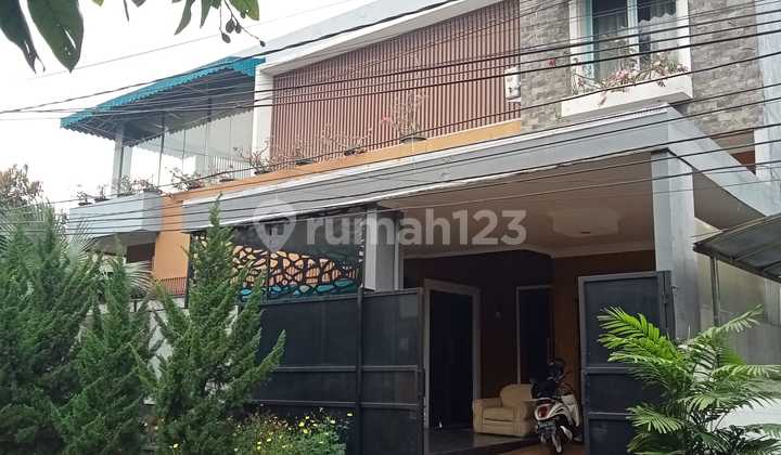 Rumah Besar Hoek di Bona indah Lebak Bulus Sangat Jarang Ada Rumah Besar Hoek di Bona indah Lebak Bulus Sangat Jarang Ada