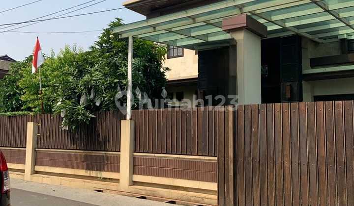 Luxury Home Ready to Occupy Near Pondok Indah in Bintaro, South Jakarta