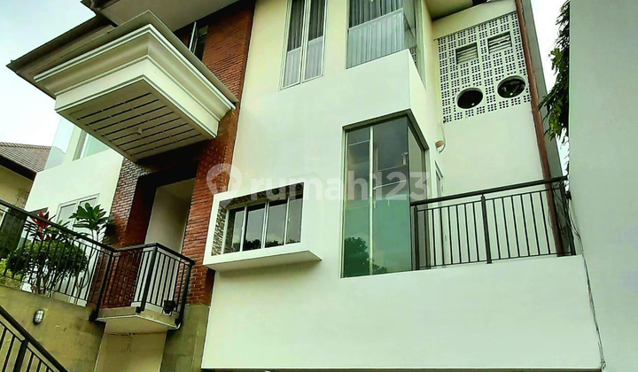Disewakan Rumah Luxury Modern House di Pondok Indah