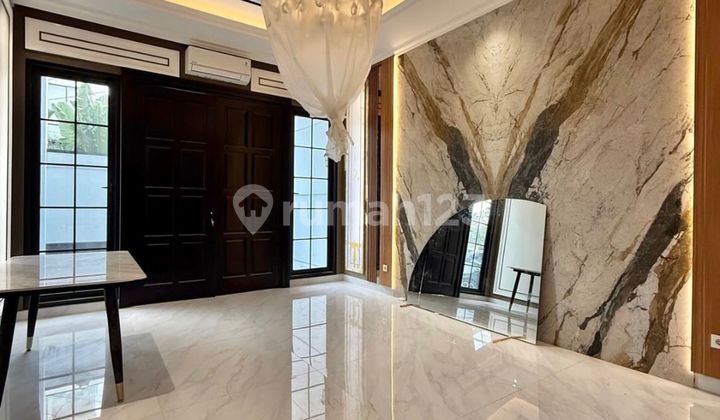 Rumah Baru Semi Furnished Jalan Lebar Lokasi Elit di Pondok Indah 2