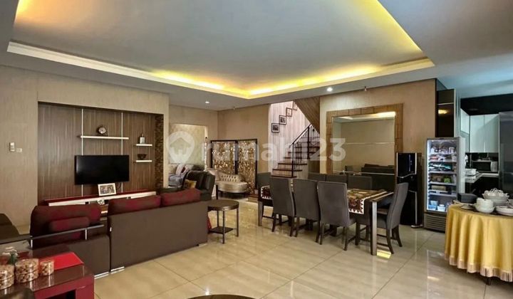 Rumah Depan Taman di Pondok Indah Jalan Luas Jarang Ada 2