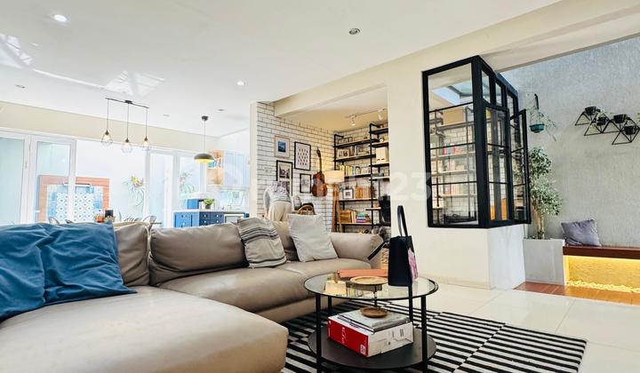 Full Furnished Rumah di Serenia Hills Jarang Ada Area Lebak Bulus Jaksel