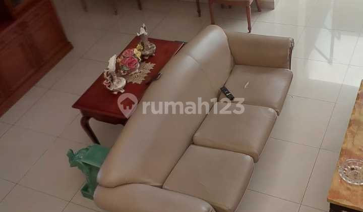 Rumah Dalam Komplek Tenang Dekat MRT Sangat Jarang Ada Rumah Dalam Komplek Tenang Dekat MRT Sangat Jarang Ada