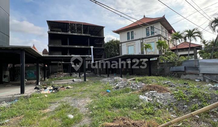 Strategic Building on Jalan Bypass Ngurah Rai next to Bali Galeria Mall Strategic Building on Jalan Bypass Ngurah Rai next to Bali Galeria Mall
