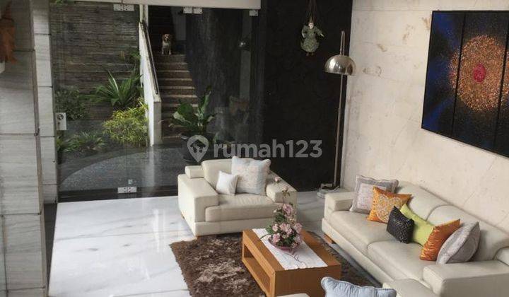 Rumah Mewah Luxury di Setraduta Ada Kolam Bernang 1