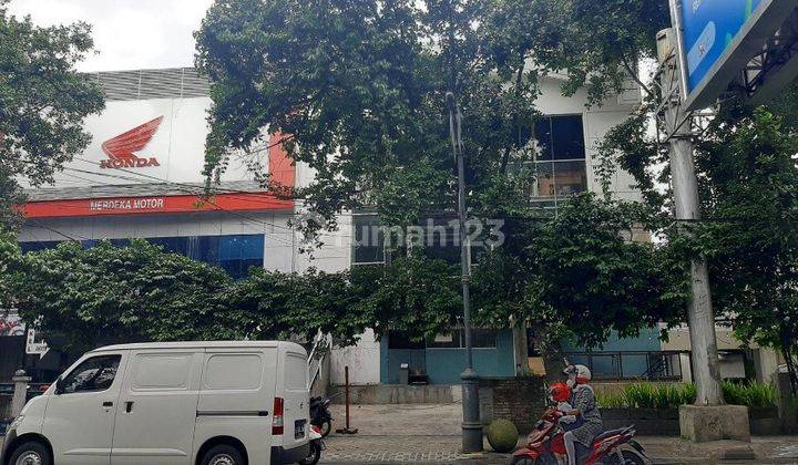 Dijual Gedung Siap Pakai di Jalan Riau Dekat Mall Bec 2