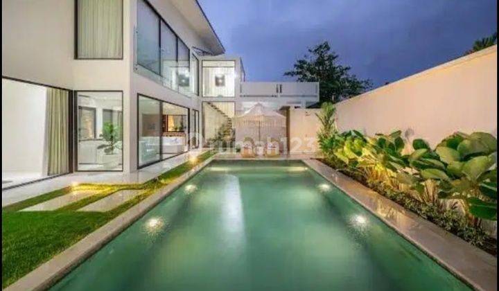 Luxury Villa With Spacious Layout And Exclusive Features In Seminyak 2